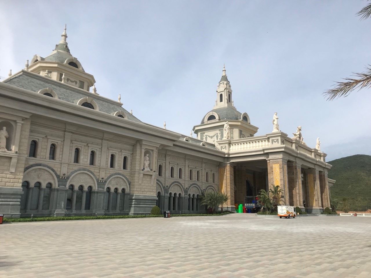 Công trình thương mại